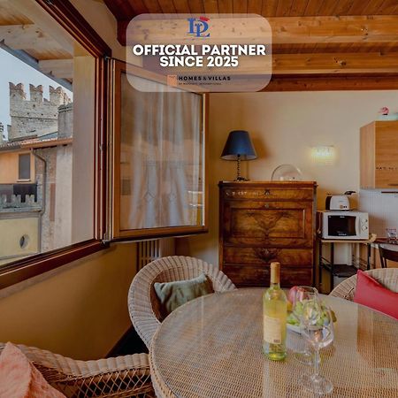 Desenzanoloft Official Partner Marriott Homes & Villas -Penthouse Never Say Never Sirmione Castle View Exterior photo