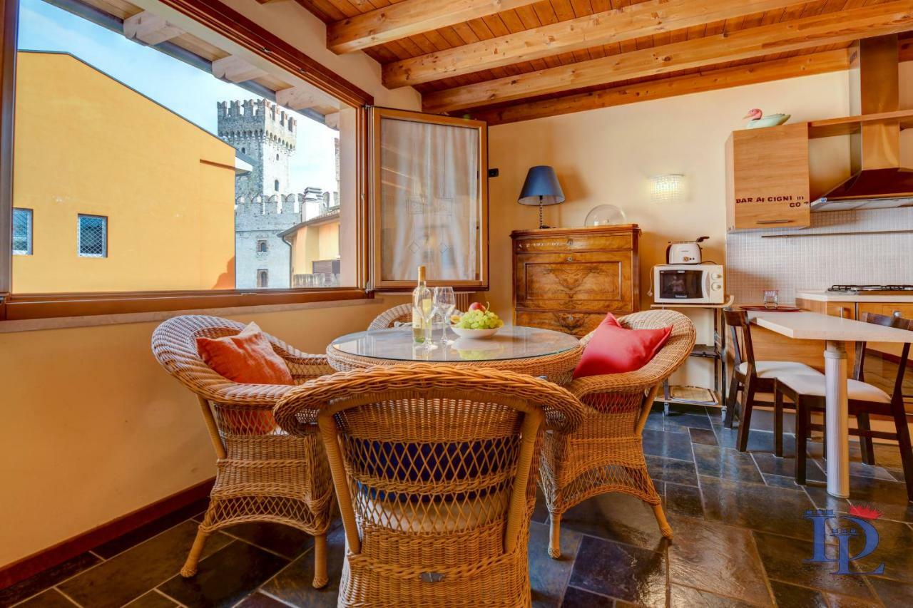 Desenzanoloft Official Partner Marriott Homes & Villas -Penthouse Never Say Never Sirmione Castle View Exterior photo