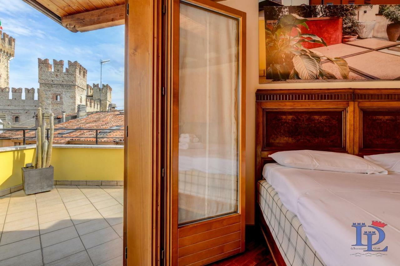 Desenzanoloft Official Partner Marriott Homes & Villas -Penthouse Never Say Never Sirmione Castle View Exterior photo